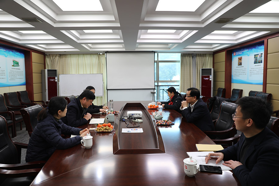 市人大黨組副書記、副主任施根寶蒞臨公司考察.JPG